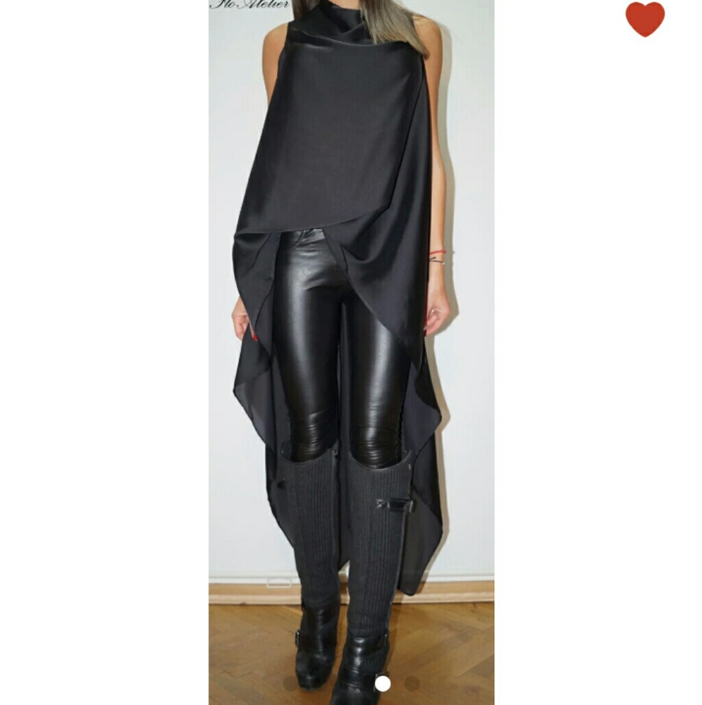 Extravagant asymmetrical tunic blouse